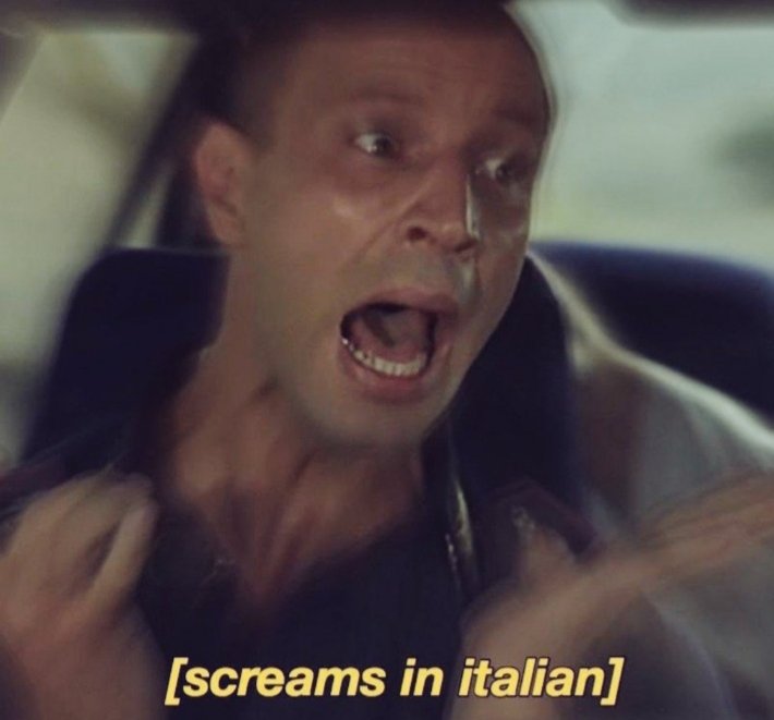 anche oggi ho fatto il volo delle scale ma sì sas continua a chiederti perché sei piena di lividi ODDIO È PASSATO UN DRAGO GIGANTE LIVE CHE PAURA