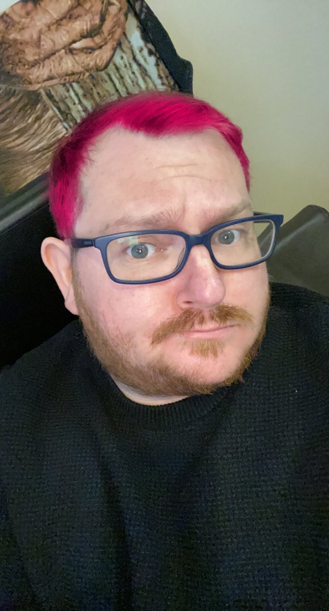 Magicmercer's tweet image. Wondering if I could get away with pink hair! #haircolor #appearance #doesitwork #suitsyousir