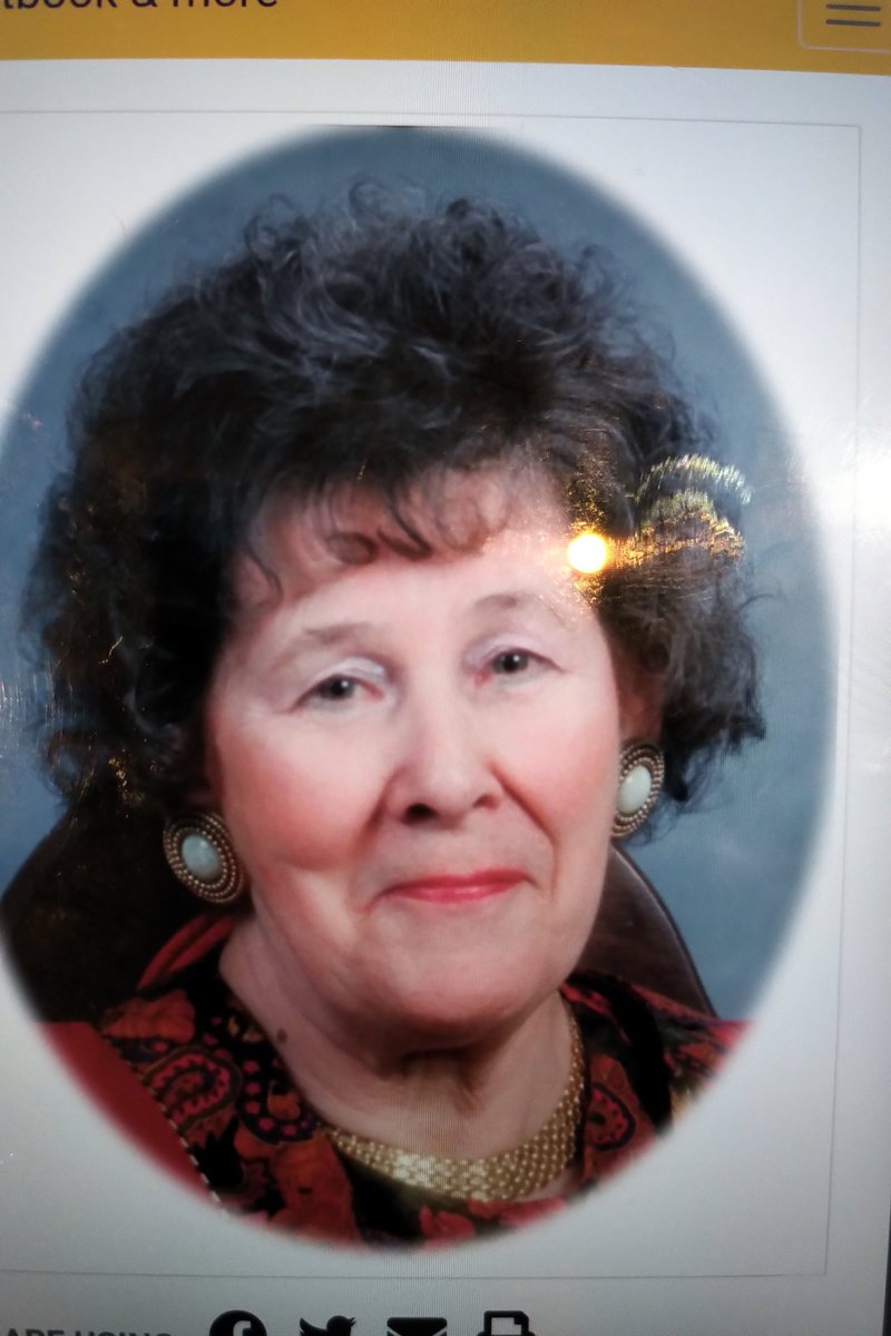 SeanKelly97's tweet photo. #happymothersday2021 I was blessed with an amazing #mom - Veronica M. kelly! #11kids #teacher #senseofhoumour #VOLUNTEER #communitychampion #amazingcook #lovedmusic #Caringforeveryone #faith
#icecreamcones #barrysbay ☘️🙏 https://t.co/nWgF7RTorw