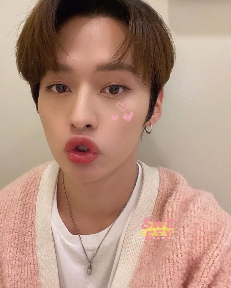 a thread of lee know noot noot because linoot is one of the reasons to live. @Stray_Kids
