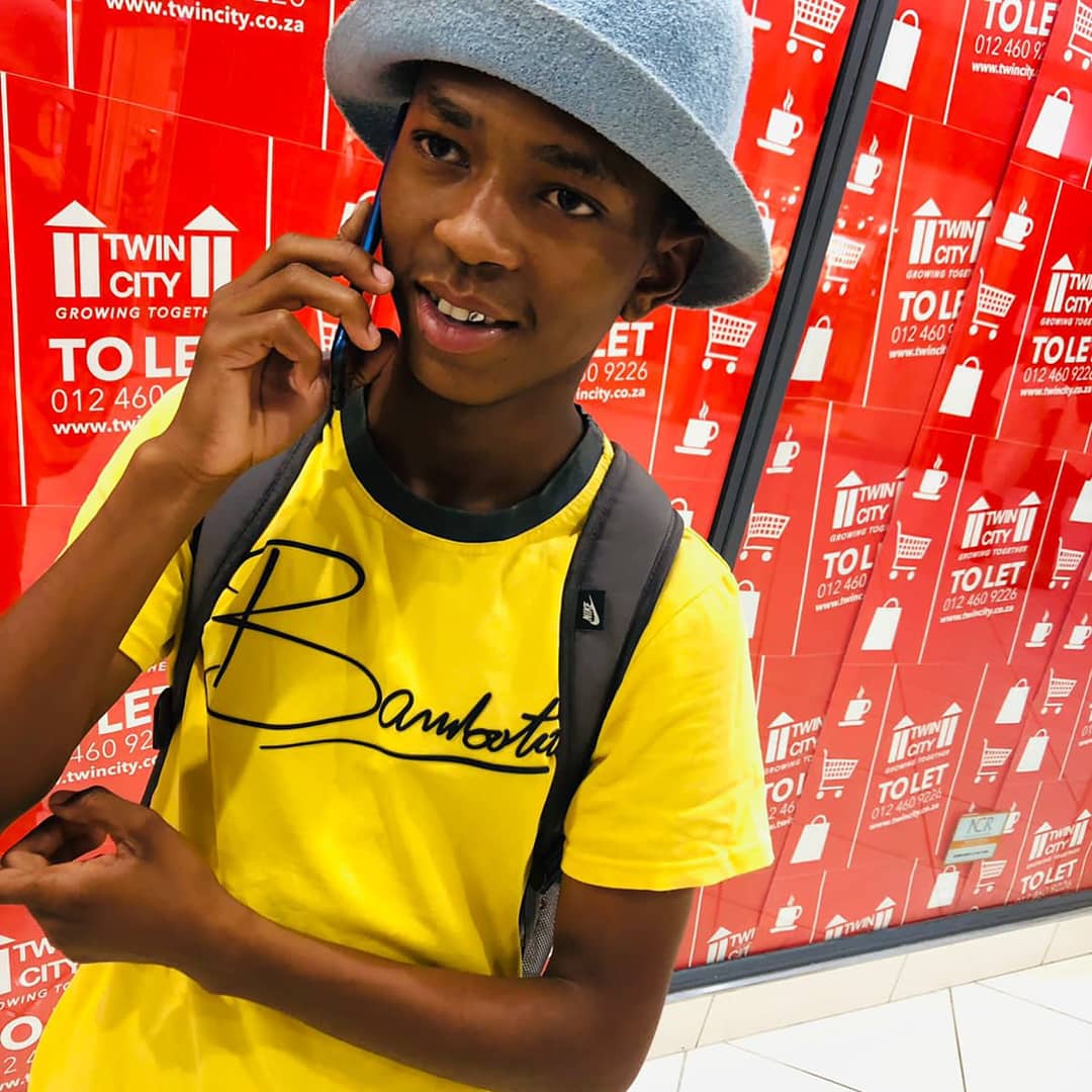 Samkelo37357772's tweet photo. Dj small https://t.co/RHlftNoGcf