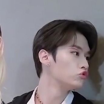a thread of lee know noot noot because linoot is one of the reasons to live. @Stray_Kids