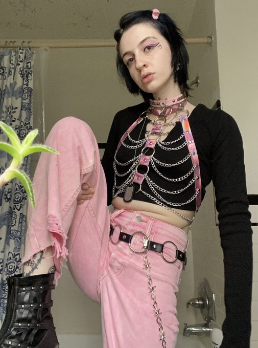 Today I provide you with pastel goth femboy content... tomorrow? Probably more femboy content. 💖 https://t<a href="/tag/femboy"class="tags"><span>#femboy</span></a>