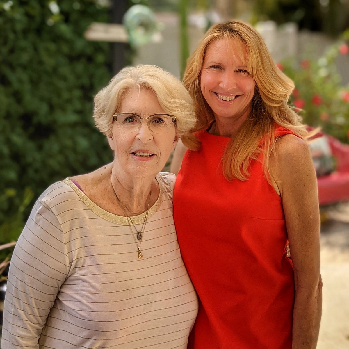 SokTek3's tweet photo. Happy #MothersDay. Reflect and celebrate that we drive the meaning for our own lives; by the deeds we do, in order to make the world a humane home for all. Every day gives us the possibility to make a difference not just in our own lives but in the lives of everyone around us. https://t.co/oJOzdDklRx