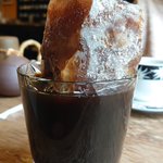 横浜・元町商店街にある『無』という喫茶店のアイスコーヒーがすごい!巨大な珈琲の氷が浸かった斬新なメニューに驚愕!