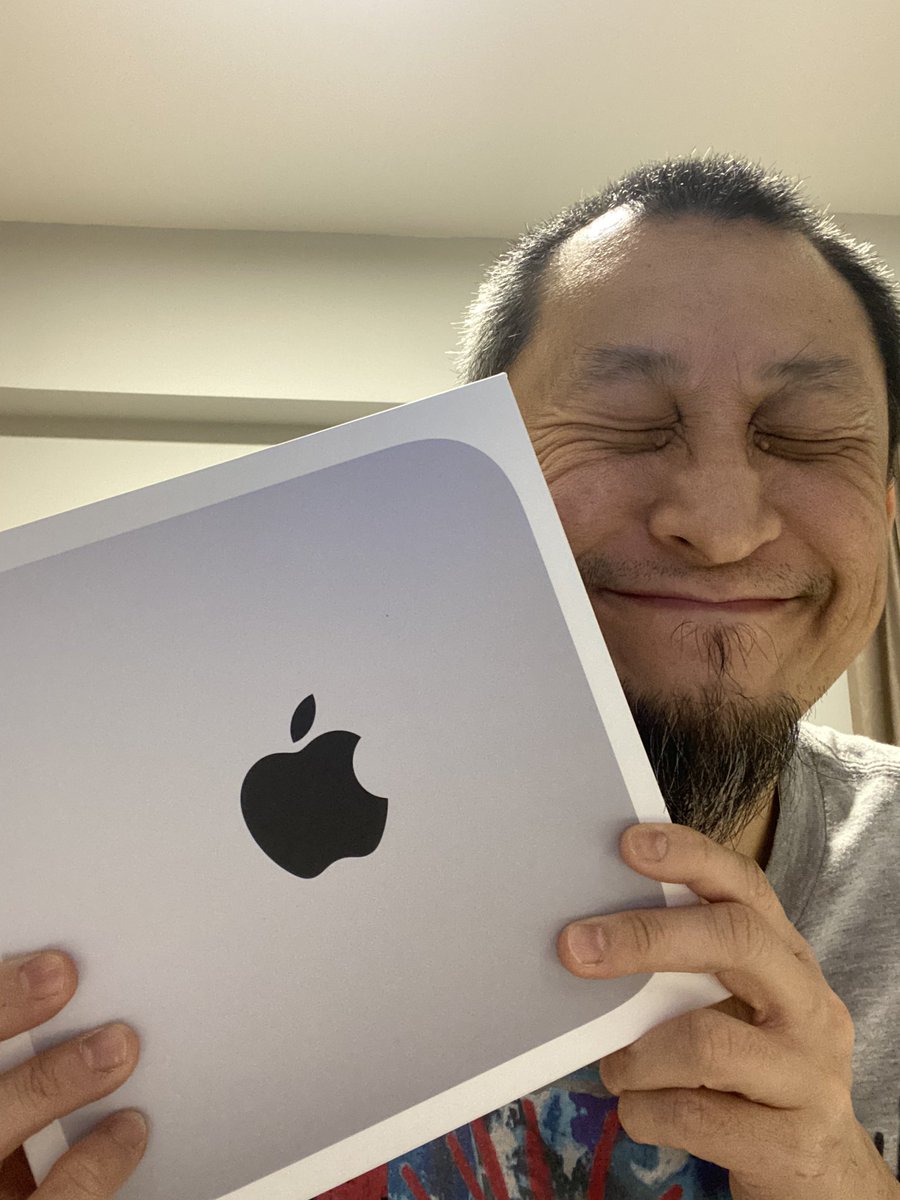 vernieman's tweet image. Got the Mac mini M1 setup today. #apple #macminim1 #applesilicon