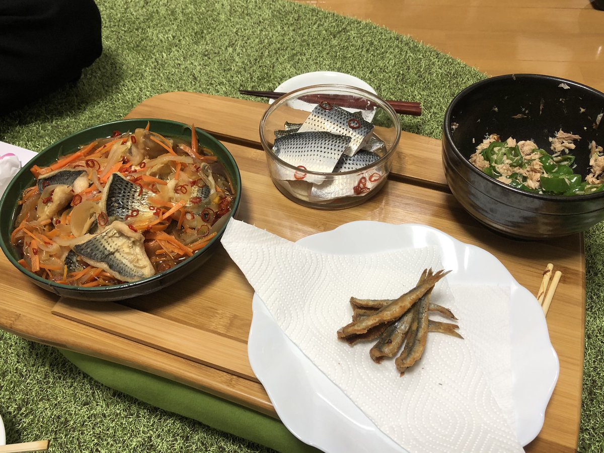 博士 D على تويتر 本日の夕飯 釣ってきたコノシロの南蛮漬けと酢漬け 子イワシの唐揚げ 友達と釣った魚は美味い