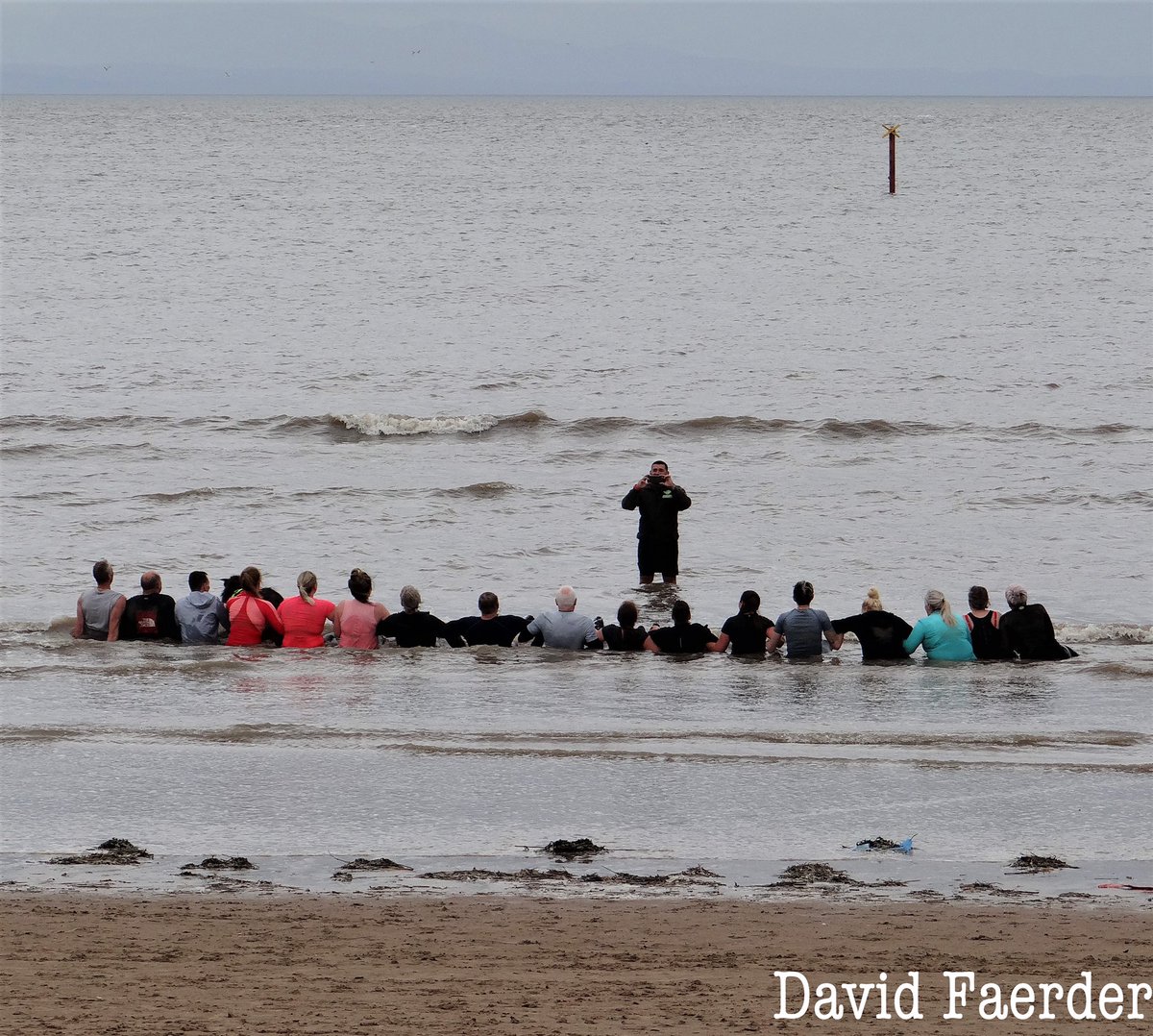 faerder46's tweet photo. Wet bums, wet trainers, sand everywhere, smiling faces. #coldwatercommunity @seftoncoast2017 @IronMenCrosby @CrosbyBeachFOG #sefton #crosby #coldwater https://t.co/8ASEumQ4ve