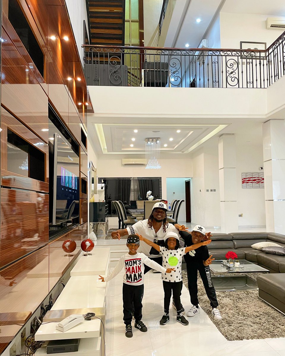 rudeboypsquare's tweet image. Happy Sunday y’all ❤️❤️❤️❤️