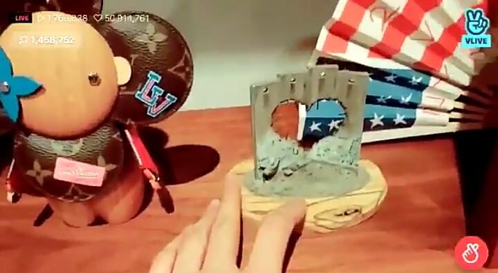 twitie0's tweet photo. NAMJOON SAID 'FREE PALESTINE' IM NEVER GOING TO SHUT UP ABOUT THIS https://t.co/fSjaW3Zjk1