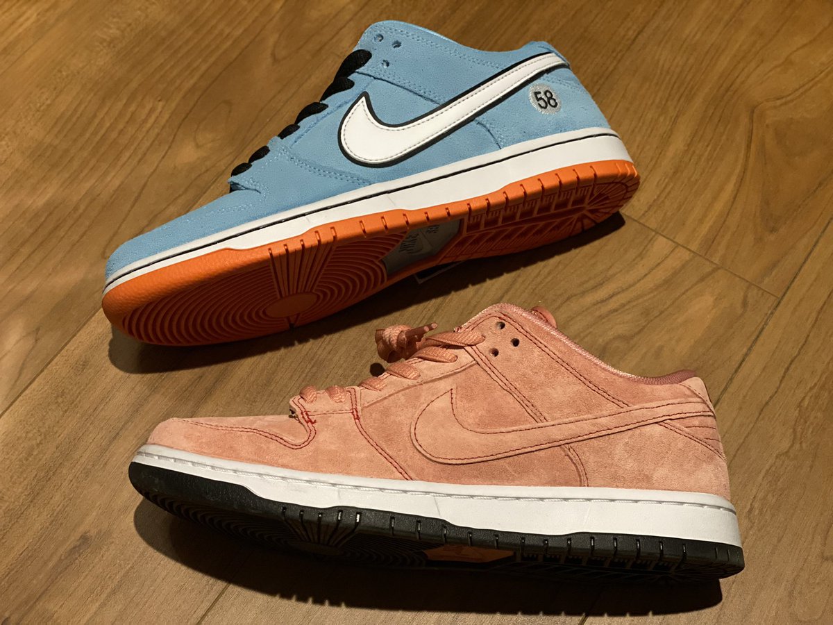 nike720r's tweet photo. 🚙🚗

#nike #club58 #pinkpig 

@snkrs_chat https://t.co/IEzxjjUjSu