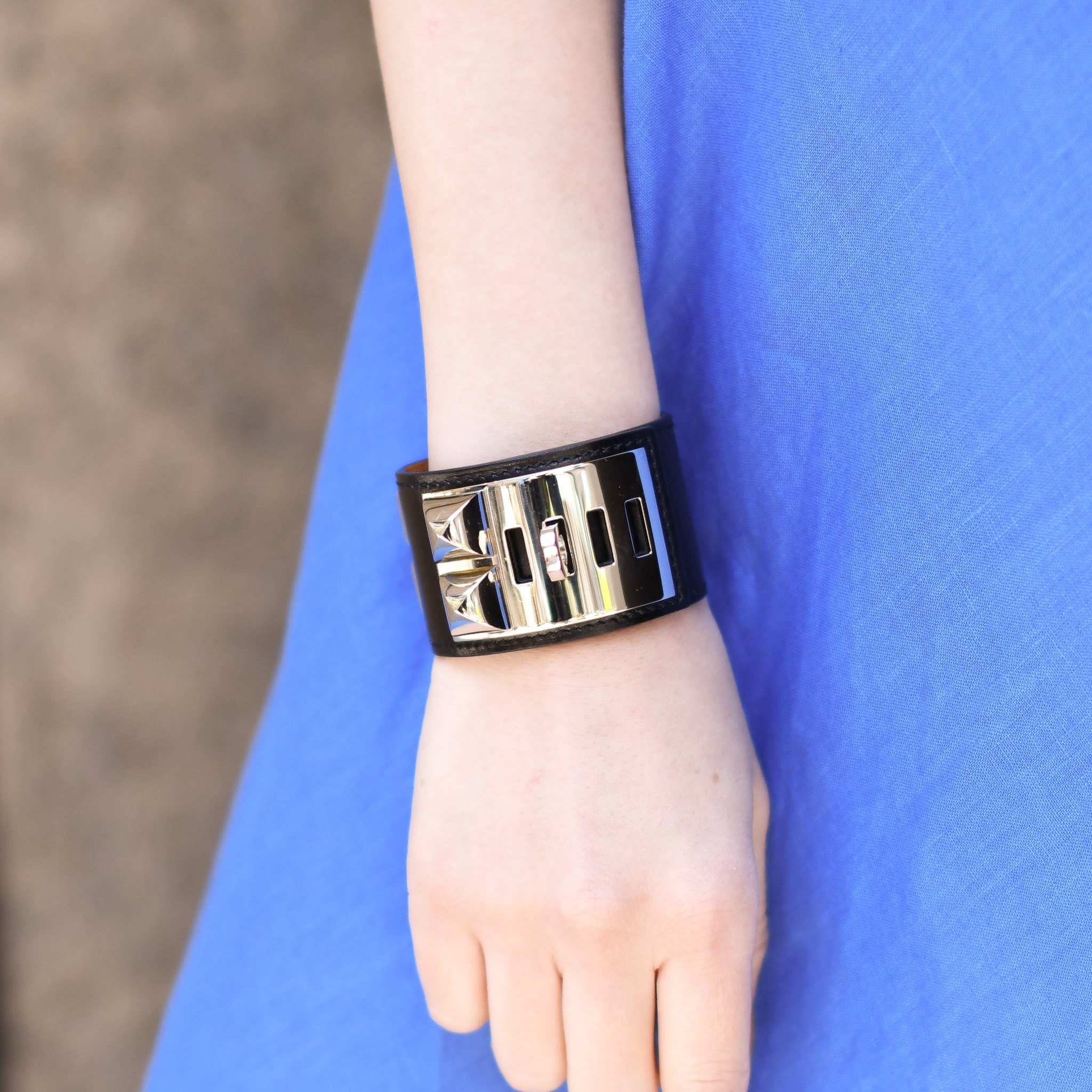 金川文夫 スタイリストがお勧めする 夏 を彩るアクセサリーとは 肌見せ の面積が増える夏 コーデをオシャレに魅せる為には 皆さん が好きなネックレスよりも バングルやブレスレットの存在が最も重要です コリエドシアン 金川文夫 スタイリストがお勧めする 夏 を彩るアクセサリーとは 肌見せ の面積が増える夏 コーデをオシャレに魅せる為には 皆さん が好きなネックレスよりも バングルやブレスレットの存在が最も重要です コリエドシアン