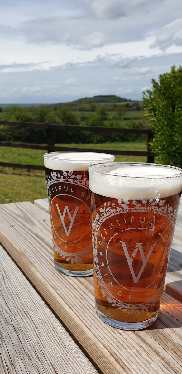 bbsjk9's tweet photo. What a difference a day makes! #pubgarden #beer @WyeValleyBrew https://t.co/TCYK35fbHz