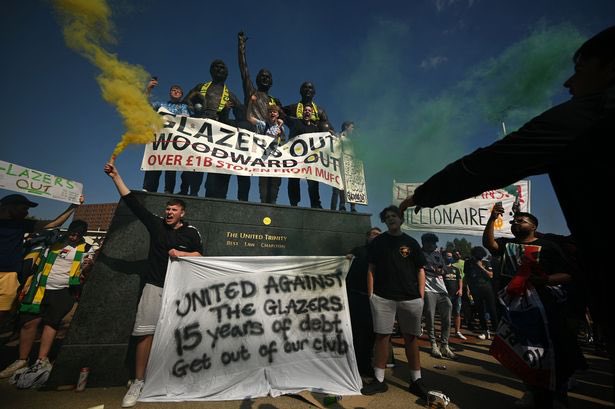 TheAnfieldBuzz's tweet photo. ‼️| BREAKING NEWS: Manchester United fans are set to do a mass protest next Thursday. That’s the same day as the Liverpool game. https://t.co/n4rUK4wsKH