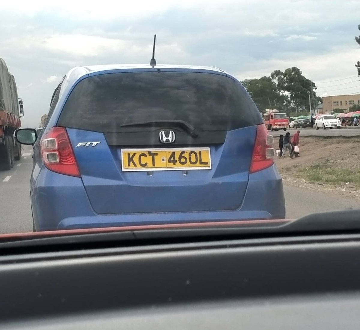 JeffreyHongo's tweet photo. Not a very same driver...if you see him avoid at all costs. Almost ran me and my family off the road at Syokimau. Blue Honda Fit KCT 460L https://t.co/DQJgY0xlWu