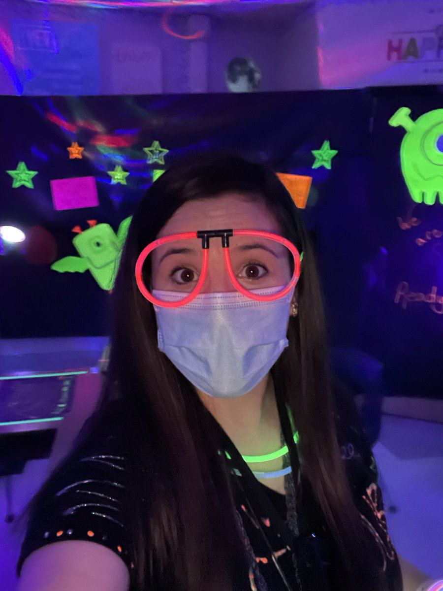 TXLoneStarTeach's tweet photo. @RedlandOaksES 5th graders GLOWED on Friday! Each teacher created a glow themed activity to review with students. ELAR was all about glow Jenga paired with a text structure lesson. I wish I could’ve shared their faces when they walked in! 👏🏼👏🏼👏🏼 https://t.co/P9P2M4wMI5