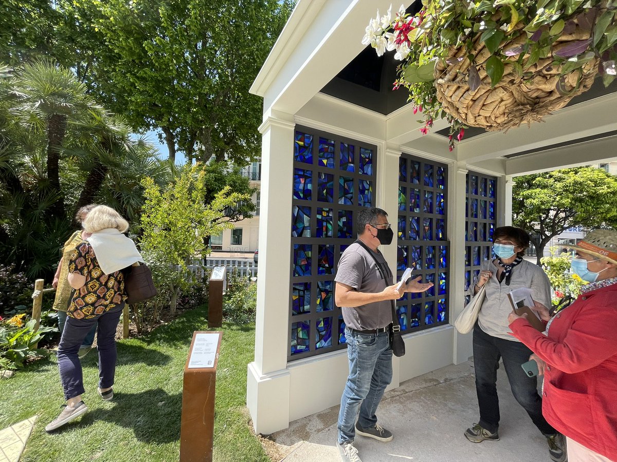AnthoMattz's tweet photo. Entre « hybridations artistiques » �� Rendez-vous chez l’artiste » et un incroyable hors compétition, la découverte de notre jury #Presse #CotedAzurFrance se clôture à #Menton ! Maintenant place aux délibérations!!! RDV à 16h pour les prix ! 🌿😊 @AlpesMaritimes #FestivalJardins06 https://t.co/xyt6jym2zO