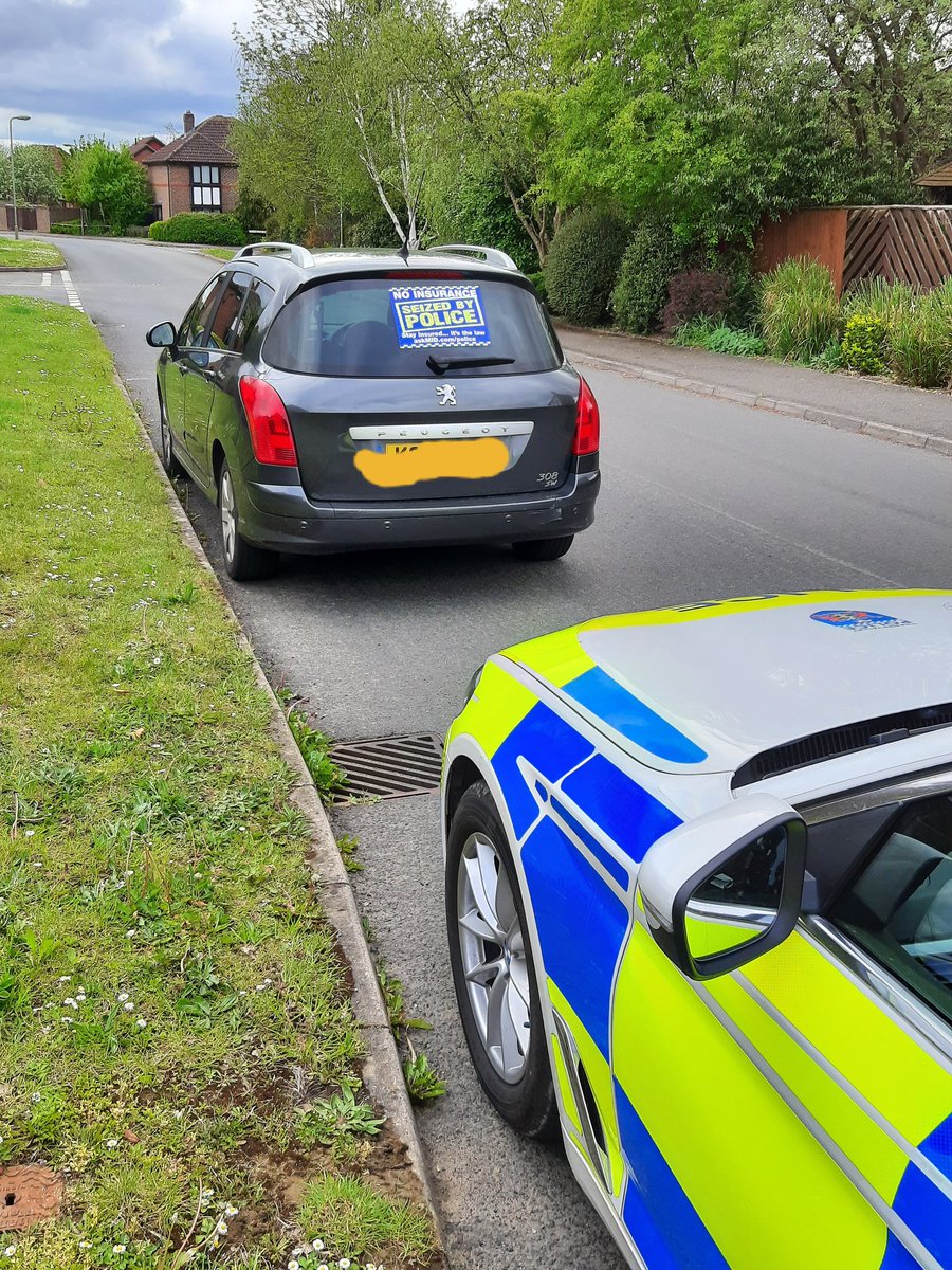 tvprp's tweet photo. This vehicle seen in Abingdon alerted our ANPR as having no insurance. A few checks later revealed the driver also a provisional licence holder. Vehicle seized and driver reported. #P6541 #P0805 #TBAshift #sec165 #notworththerisk @tvpsouthandvale https://t.co/9Sr18k8xo8