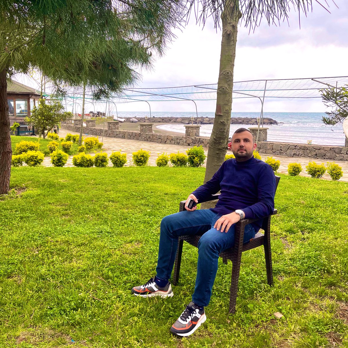 BurakT55's tweet photo. Bir insanın nasıl öldüğü değil, nasıl yaşadığı önemlidir. 
#yasaklıgünlerde https://t.co/8aiyy35wxc