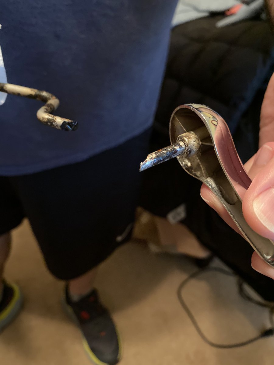 Michelle_Radio's tweet image. Ever go to #flush the #toilet and the handle simply falls apart? #cleanbreak