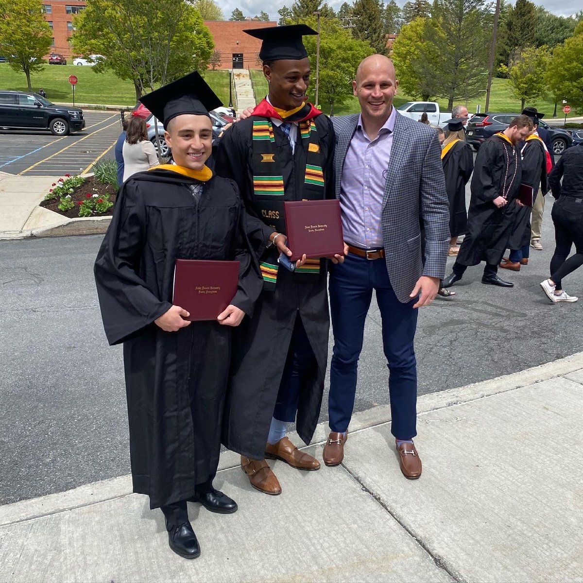 👨‍🎓 We honored our 2020 and 2021 grads with two years’ worth of commencement ceremonies Saturday in DeGol Arena.

Congrats, guys!

🔴⚡️ BELIEVE | #NECMBB