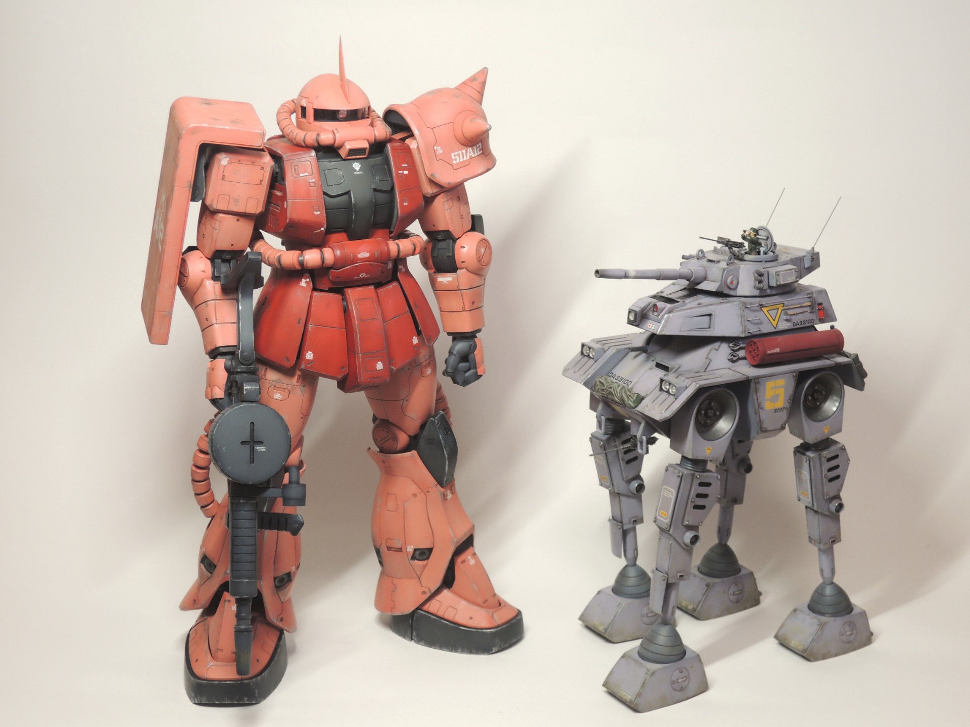 Hal メガサイズザク 1 48といえばcbアーマーとの並びを期待している方もいると思う 絶対にいるよな 笑 タカラヨンパチが小さく見える冗談のようなデカさだぞ ガンプラ メガサイズモデル シャア専用 太陽の牙ダグラム タカラsak T