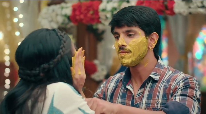 Aur yeh raha humare ShiVi mi haldi! They had this also unintentionally! Kismat ka khel or Kismat ka khel? <3They were fortunate to only put haldi on each other! The depth of their relationship!  #2MonthsOfShiVi