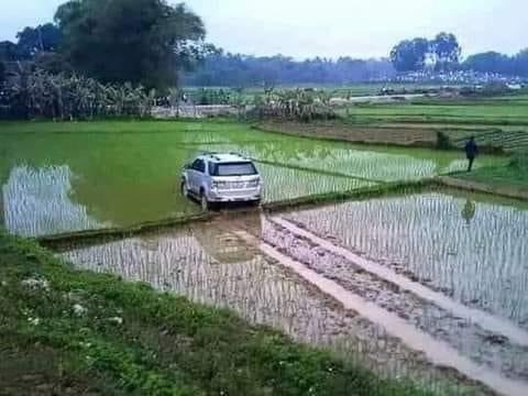Mudik lewat jalur tikus ❌
Mudik lewat jalur sawah✅