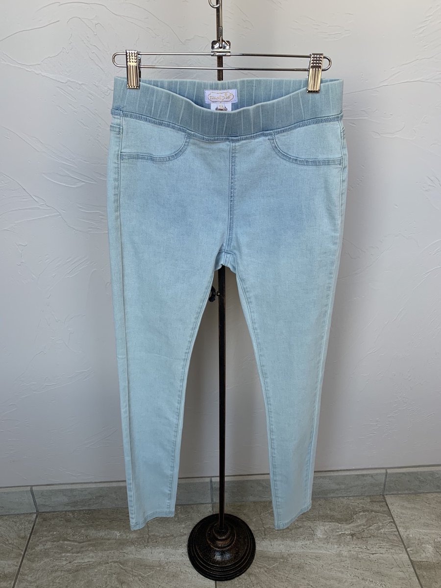 CorahCouture's tweet photo. Lightwash jeans are a staple! Checkout these jeggings for chic and comfy looks. Shop now: https://t.co/Td5tuaYS1u 
#mudpie #mudpieclothing #mudpiejeans #jeans #jeggings #corahcouture #summer #summeroutfits #summerstyle #shopping #onlineshopping #outfits #mobileboutique #online https://t.co/2cXreUyNvI