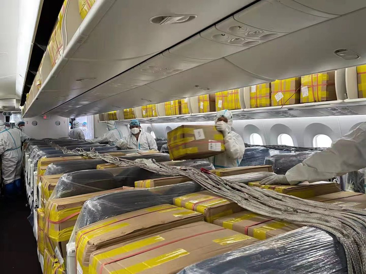 EmbaMexChn's tweet photo. El comercio bilateral entre China y América Latina y el Caribe se fortalece con la nueva ruta regular de carga de @Aeromexico entre Wuhan y CDMX. Impulsará mayor comercio agropecuario, de componentes tecnológicos  y operaciones de comercio electrónico. @SRE_mx @SE_mx @EmbChinaMex https://t.co/rvWlzmmFz6