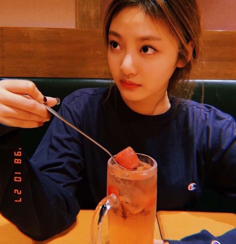 chvqueen's tweet photo. Dinner date with myself 🍸🍣 https://t.co/qItMONMYcA