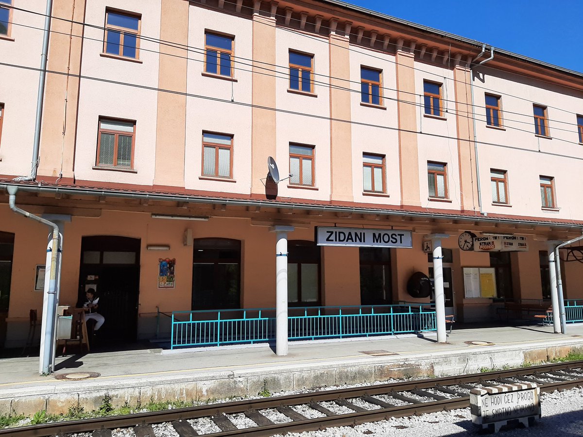 This is such a beautifully located station that I could sit here all day drinking coffee or beer. But alas in 5 minutes my train to Zagreb will arrive!