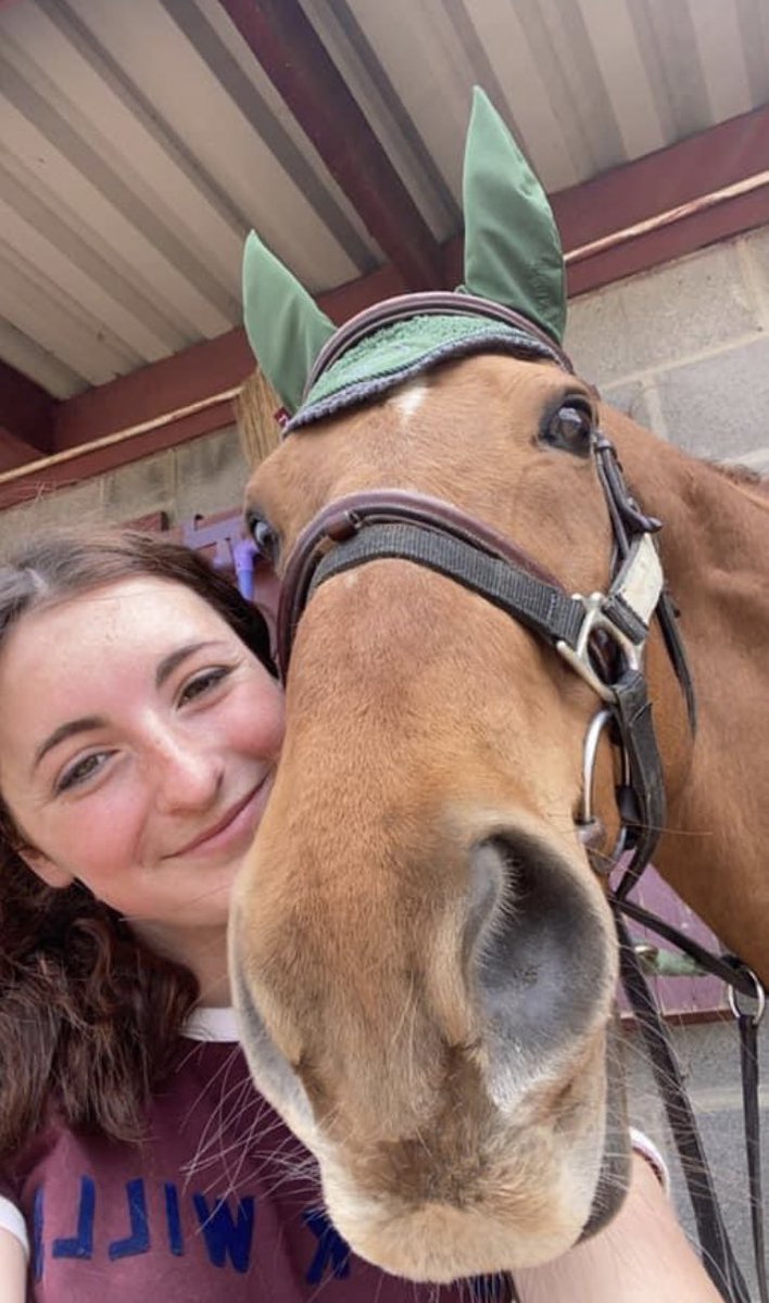 Having a chilled Sunday with Faye 😊🐎