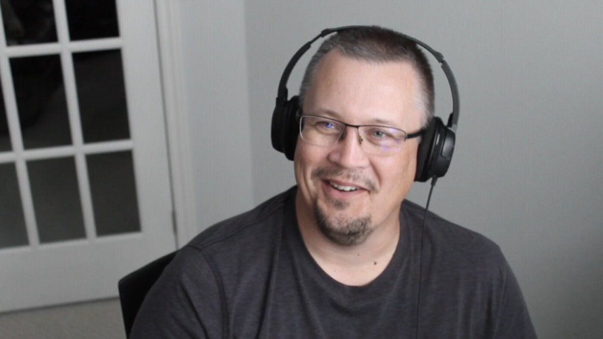 paskaroni_'s tweet photo. That first step is not really a “TAP” of a follow button...
Think of it as a “PAT” on their back as you support them on their journey.
Thanks folks - you are awesome!
#BigStreamerGoals https://t.co/8mINXaTOeU