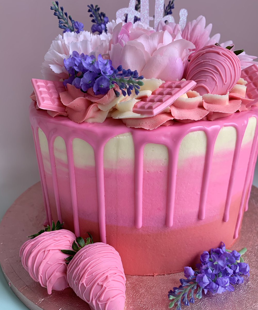 Oopsabakey's tweet photo. Pink and pretty floral cake! https://t.co/g10tJsx4Ym