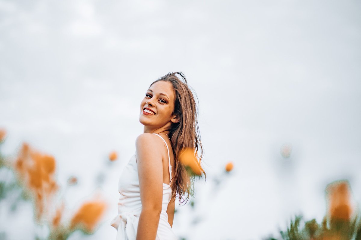 senior photos but Twitter edition