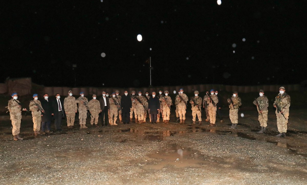 Bir Ramazan akşamında, Eren-15 Operasyon Bölgesi'nde, Kars Kağızman Şehittepe Üs Bölgesi'nde kahramanlarımızla... 🇹🇷

@Jandarma