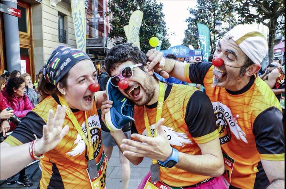 DeviConquis's tweet photo. Hace 3 años ya, carrera con un recuerdo imborrable y el #postureo que no falte nunca... @MartinFiz_42k #correr #running #runningmotivation
#tuturosa #soyelking #liadelianta #liarunner #postureorunner #beerrunners  #beerrunnerslogroño #muchomasquecorrer #10k https://t.co/2RrtBBsUsx
