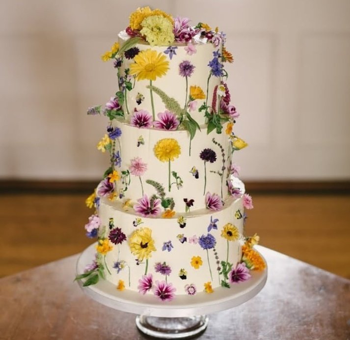 My great pal Mags <a href="/BumblebeeFarm_/">MagsRiordan 'Biology Works'</a> is realising a major dream &amp; hosting a workshop on farm for budding growers/chefs to share her extensive knowledge in an A-Z in growing #EdibleFlowers Very limited spaces 😍  Booking at bumblebeeflowerfarm.ie Well done Mags, Super proud for you