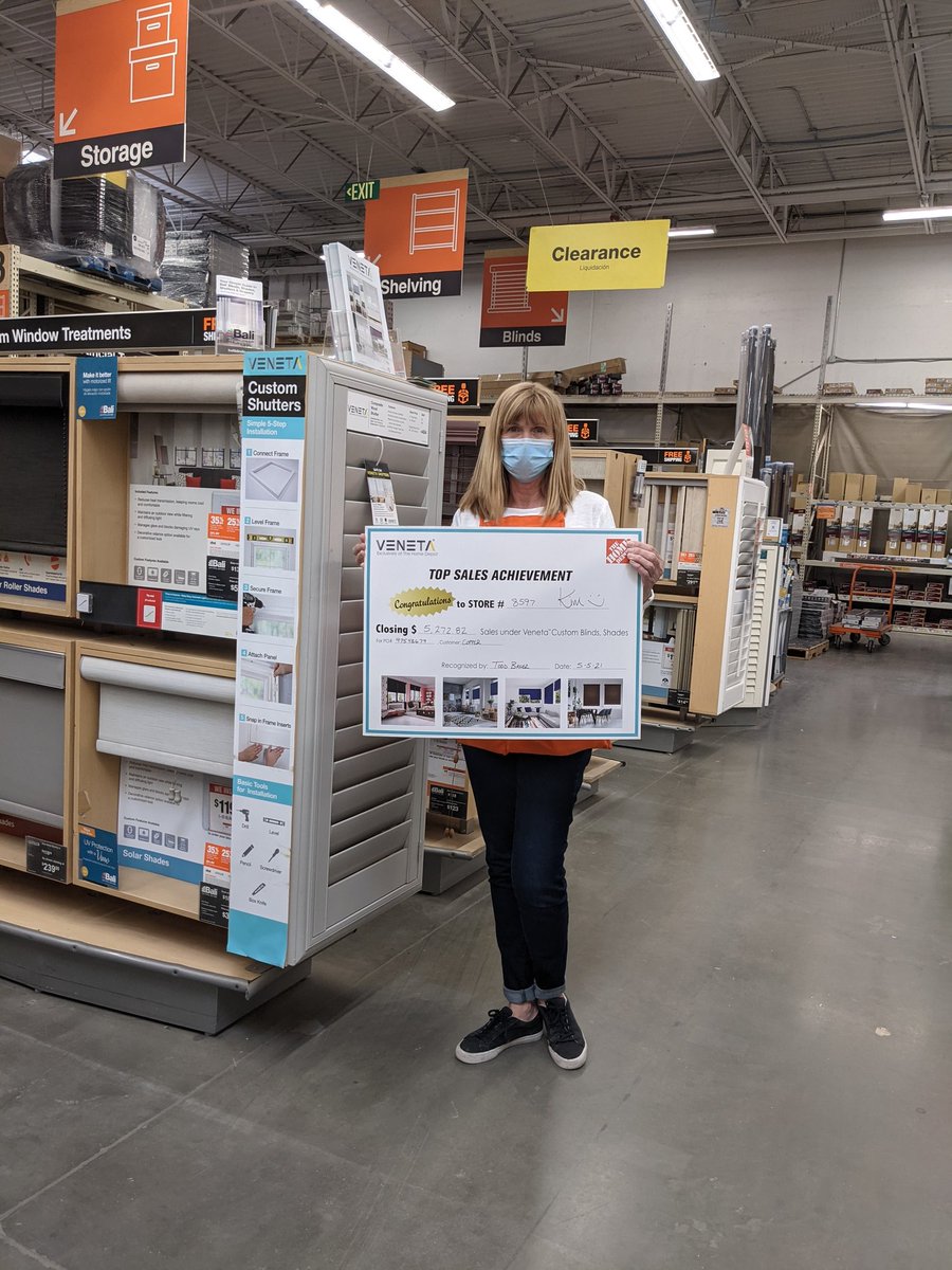 Way to go Kimberly - Veneta's Top Sales Winner! 🏆 🏆🏆
#8597forever #AuburnAllStars #alwaysauburn #D172 #PacNorthProud #gonnaneedabiggertrophycase