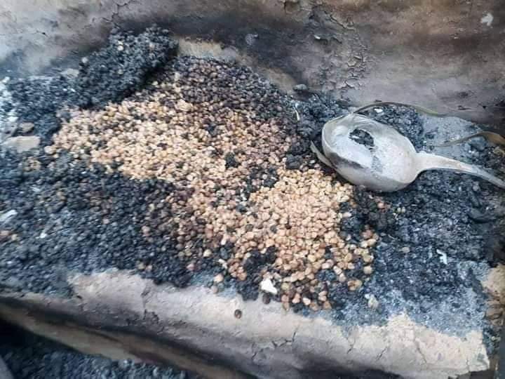 ShewitTigraweyt's tweet photo. Some pictures of burned civilian houses in #Hiwane,#Tigray by #EthiopianForces #TigrayCantWait @POTUS @UN @antonioguterres @SecBlinken @hrw @UN_News_Centre @UNReliefChief @JosRicardoPinh9 @EU_Commission @eu_eeas @eucopresident @UKParliament @UNHumanRights https://t.co/4iqfR0gQPQ