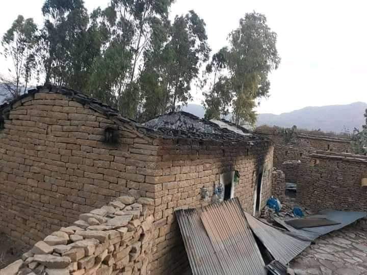 ShewitTigraweyt's tweet photo. Some pictures of burned civilian houses in #Hiwane,#Tigray by #EthiopianForces #TigrayCantWait @POTUS @UN @antonioguterres @SecBlinken @hrw @UN_News_Centre @UNReliefChief @JosRicardoPinh9 @EU_Commission @eu_eeas @eucopresident @UKParliament @UNHumanRights https://t.co/4iqfR0gQPQ