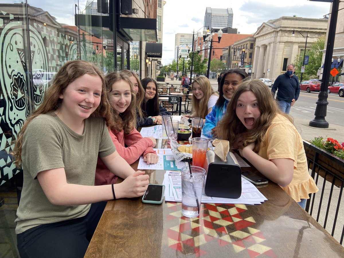 MaverickVolley1's tweet image. 14 Basilisco definitely had a good time at @condadotacos for their pre-regionals team dinner! Good luck to them and all of our Maverick teams competing today!
@OVRegion 
#maverickvolleyballclub #volleyballfamily #ovrregionals #ovrvolleyball #teamdinner