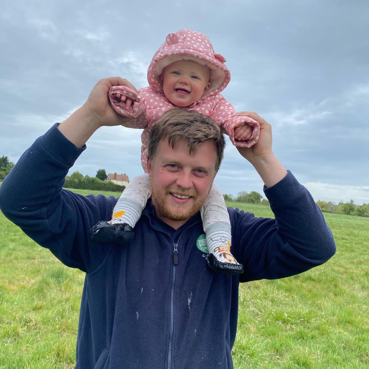 dom_heeks's tweet photo. Touring about checking out more grazing🌱 #familysundays https://t.co/h2PXGBIKUa
