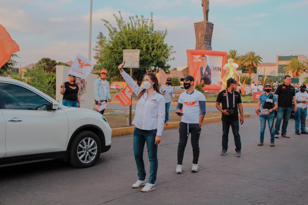AlmaPortilloMx's tweet photo. Nuestro movimiento está más vivo que nunca, continúa sumando parralenses a la causa ciudadana. 
Somos la fuerza y el motor del cambio que se necesita, somos continuidad y ruptura, transformaremos Parral con mejores prácticas gubernamentales.
#XTiYo seré la próxima síndica🧡 https://t.co/Xi4IEPnSy5