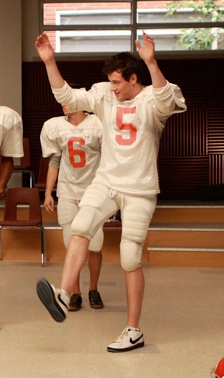 gleeanos's tweet photo. Finn Hudson ✨dancing✨ with no crop - a thread https://t.co/UG4xPRkQXV