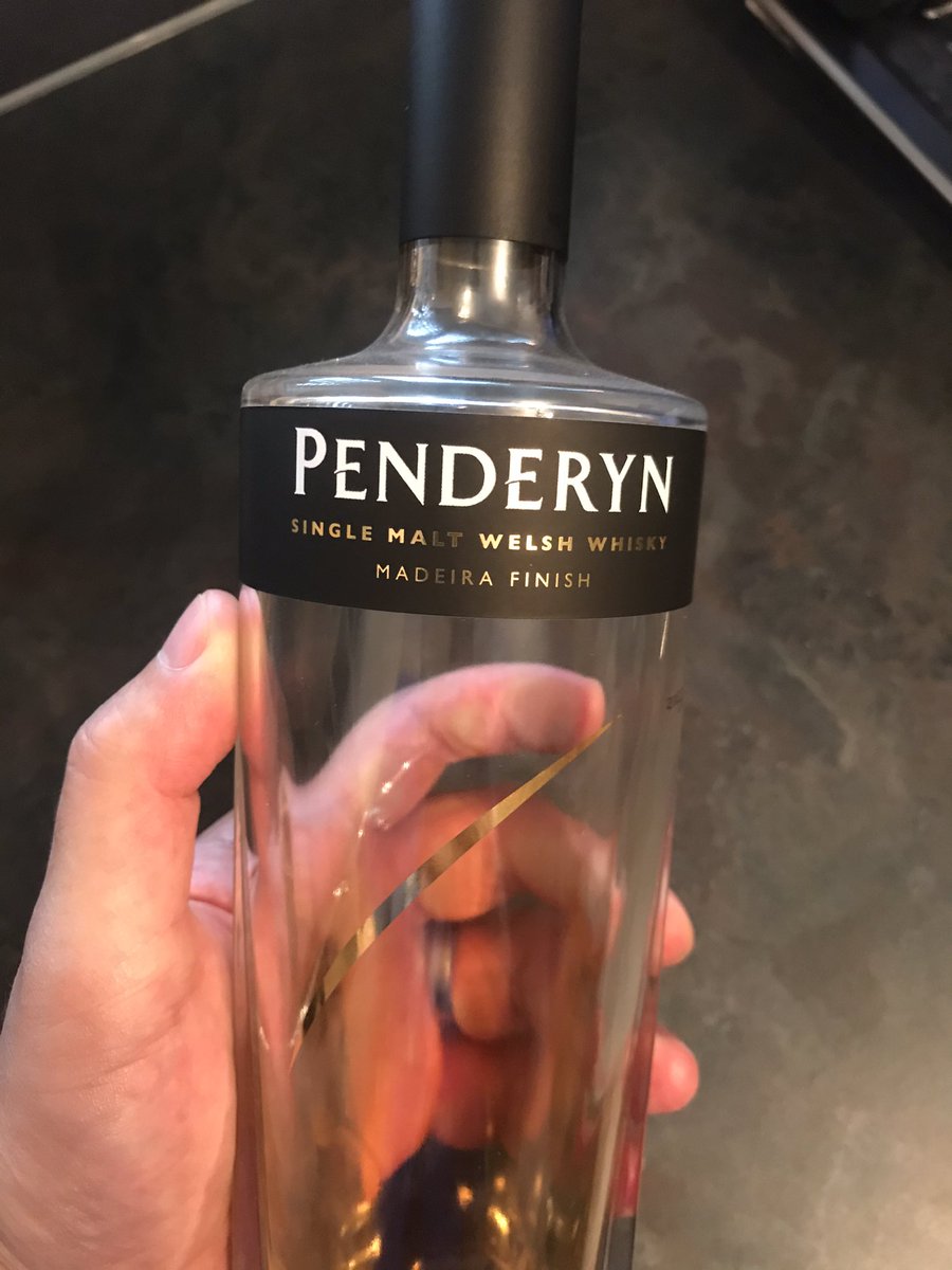 Steven_Barnes1's tweet photo. @georgeegg and I even used the welsh whisky to keep it authentic! https://t.co/uFwrmNVhGT
