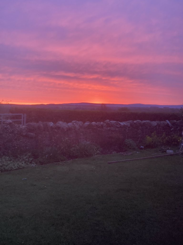 rattycastle's tweet image. #sunrise this #SundayMorning over the #eastfellside #Hartside taken by Jon at 5.20  in our garden