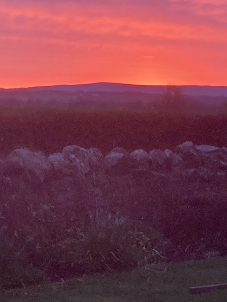 rattycastle's tweet image. #sunrise this #SundayMorning over the #eastfellside #Hartside taken by Jon at 5.20  in our garden