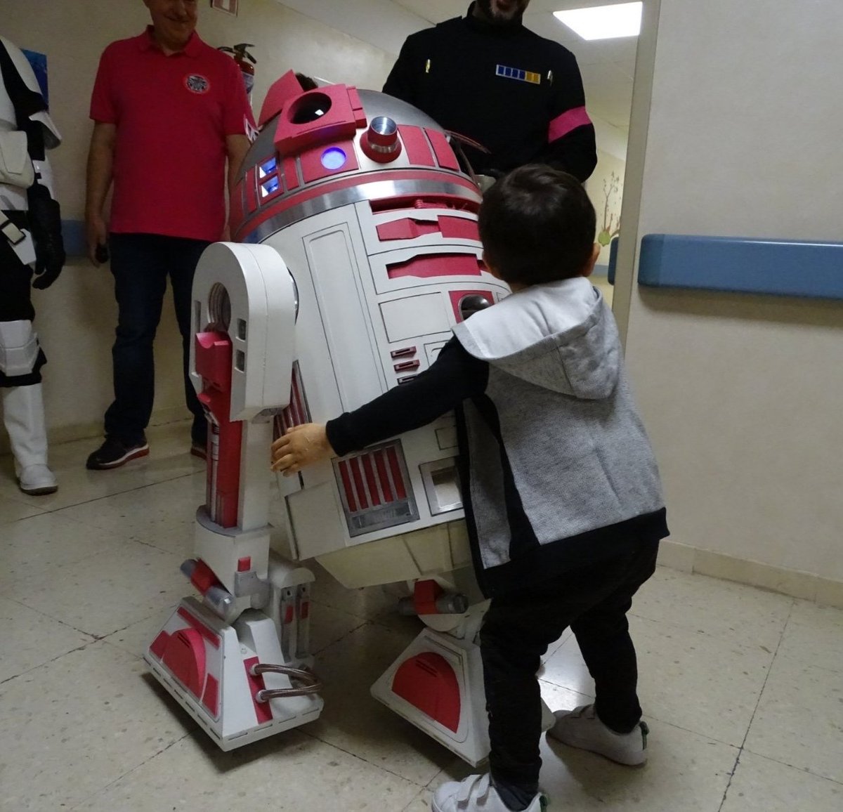 NazariImperialF's tweet photo. "Ningún sueño es demasiado grande y ningún soñador demasiado pequeño" 
Photographer Encarnación Rueda 

#sisueñashazloalogrande #imperialforcenazari #BadGuysDoingGood #starwars #SpanishGarrison #501st #ThePinkForce https://t.co/LUcnSH3jIK